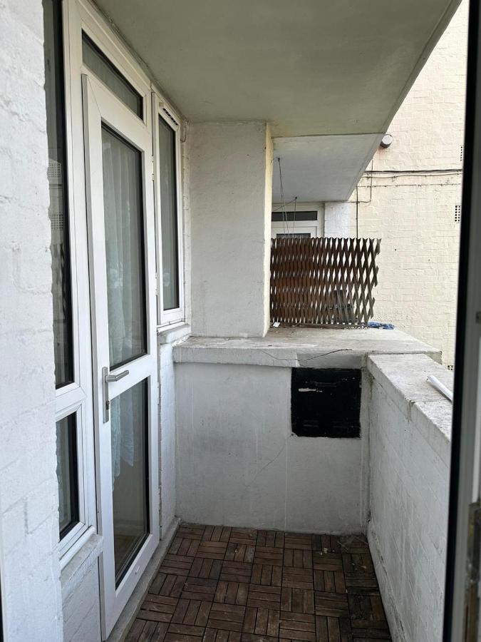 Spacious 2 Bed Flat Barking  Exterior photo