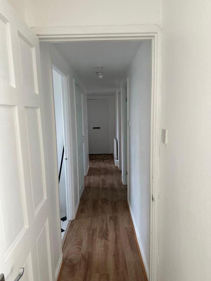 Spacious 2 Bed Flat Barking  Exterior photo