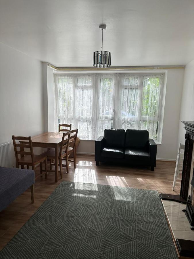 Spacious 2 Bed Flat Barking  Exterior photo