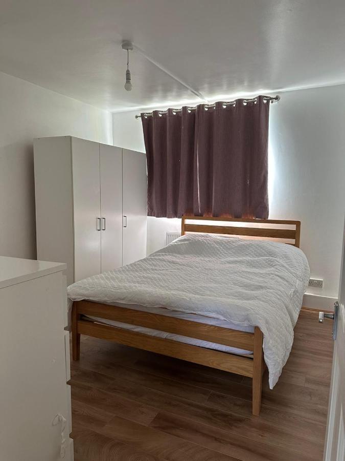 Spacious 2 Bed Flat Barking  Exterior photo
